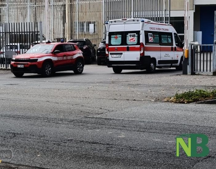 Biella, detenuto minaccia di lanciarsi dal tetto del carcere, SiNAPPe: “Encomiabile operato del Comandante di Reparto” Biella, detenuto minaccia di lanciarsi dal tetto del carcere, SiNAPPe: “Encomiabile operato del Comandante di Reparto”