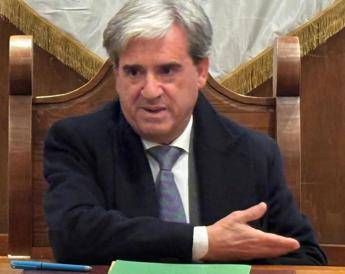 Salerno, sindaco di Castiglione del Genovesi aggredito sotto casa: ricoverato in prognosi riservata Salerno, sindaco di Castiglione del Genovesi aggredito sotto casa: ricoverato in prognosi riservata