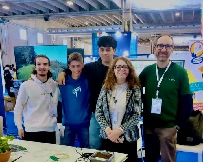 Tecnologia e sostenibilità: l’IIS Gae Aulenti porta a Verona i frutteti 4.0 Tecnologia e sostenibilità: l’IIS Gae Aulenti porta a Verona i frutteti 4.0