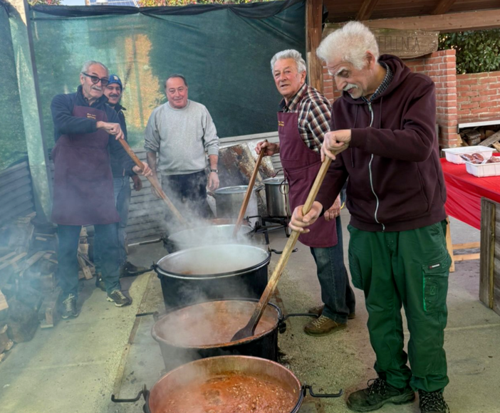 Carnevale a Gifflenga, bel momento di comunità tra fagiolata e giochi di una volta