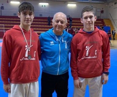 Nelle foto: Davide Nuccio	e	Stefano	Sasso con	il	Maestro	Rovatti