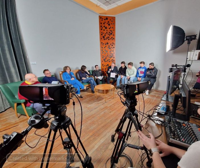 "Giovani e social: quando diventa un pericolo"