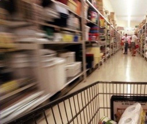 Due furti in una sola giornata all'Happy Casa a Biella