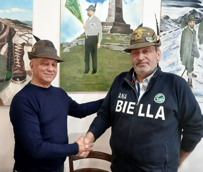 Alpini, passaggio di consegne a Mottalciata: Mario Schiapparelli è il nuovo capogruppo Alpini, passaggio di consegne a Mottalciata: Mario Schiapparelli è il nuovo capogruppo