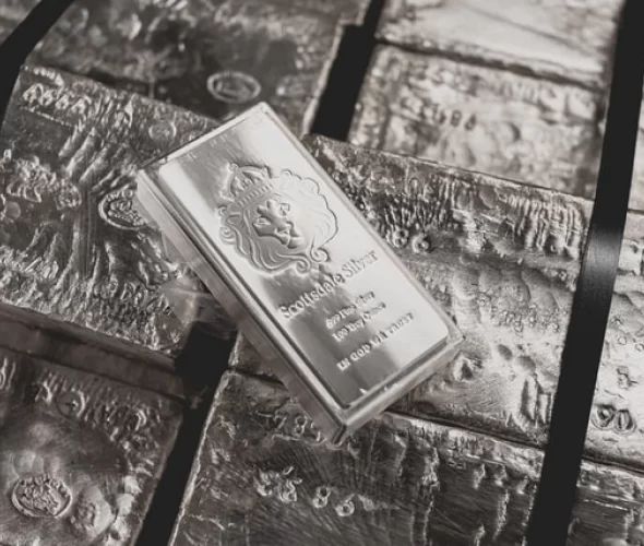 Investire in argento: perché conviene e come iniziare (anche valorizzando quello che hai già) Investire in argento: perché conviene e come iniziare (anche valorizzando quello che hai già)