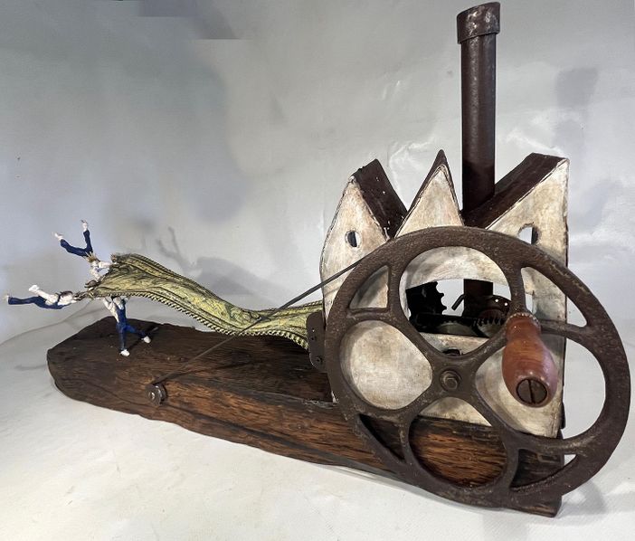 Ex lanificio Zignone: prototipi, automi e ironia nella nuova esposizione di Guido Tassini Ex lanificio Zignone: prototipi, automi e ironia nella nuova esposizione di Guido Tassini