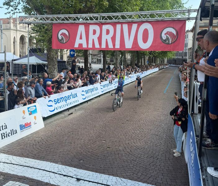 30º Giro della Provincia di Biella, primo al traguardo Andrea Piras 30º Giro della Provincia di Biella, primo al traguardo Andrea Piras