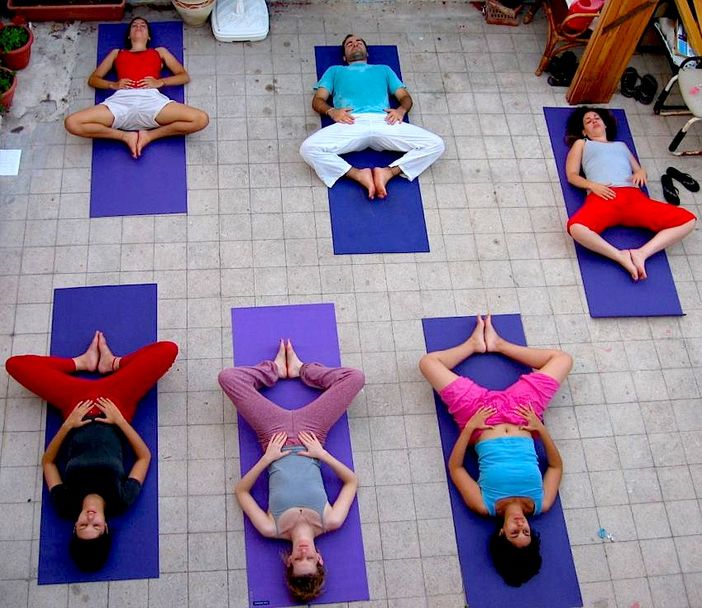 Yoga, una lezione d'avvicinamento