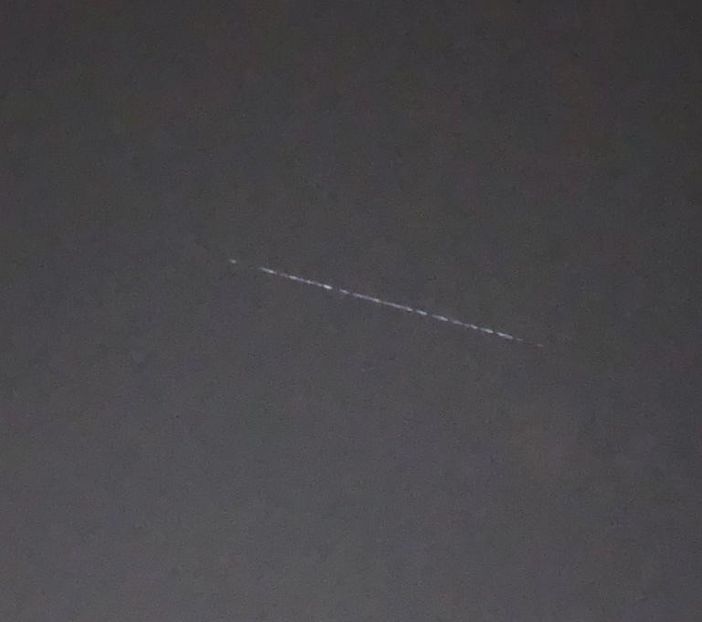 Quelle strane luci nel cielo a Lessona, comete? No, satelliti, foto Cristiano Gatti