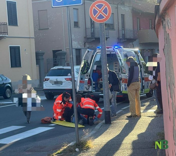 Donna investita lungo via Ivrea, soccorsa dai passanti foto Giuliana Mosca per newsbiella.it