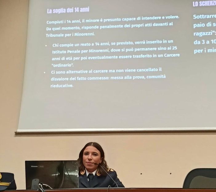 Questura, a Biella conclusi gli incontri nelle scuole per la prevenzione dell’illegalità giovanile Questura, a Biella conclusi gli incontri nelle scuole per la prevenzione dell’illegalità giovanile