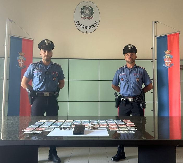 Spaccio di sostanze stupefacenti: arrestato a Biella in flagranza di reato. Spaccio di sostanze stupefacenti: arrestato a Biella in flagranza di reato.