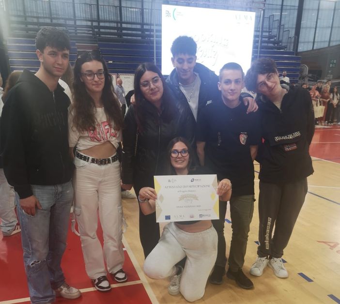 La 4A Alberghiero dell’I.I.S. “Gae Aulenti” di Valdilana conquista il secondo posto al Cooking Quiz 2025
