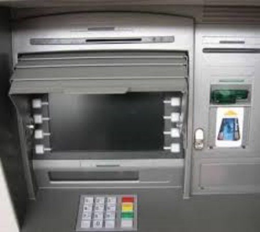 Tenta di usare una carta di credito dopo averla rubata