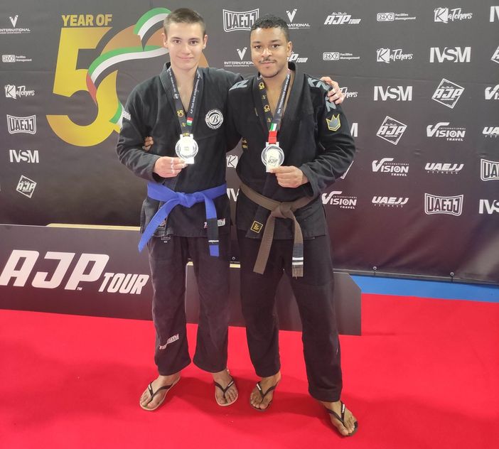 Doppio argento per il Pro Vercelli Bjj all AJP Pro Jiujitsu a Roma. Tra i professionisti anche una biellese