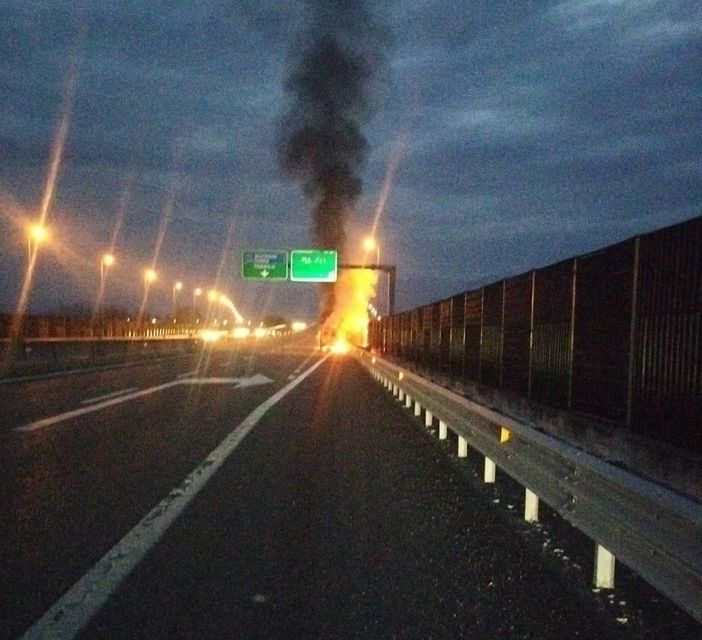 furgone fiamme furgone fiamme