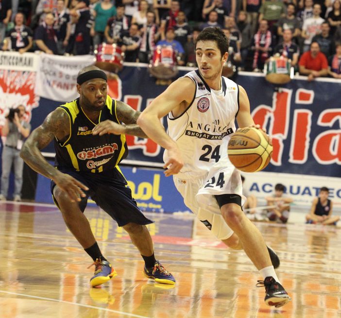 Basket - Bloise "Sono qui da poco ma ho già capito che il nostro segreto è il gruppo" FOTOGALLERY