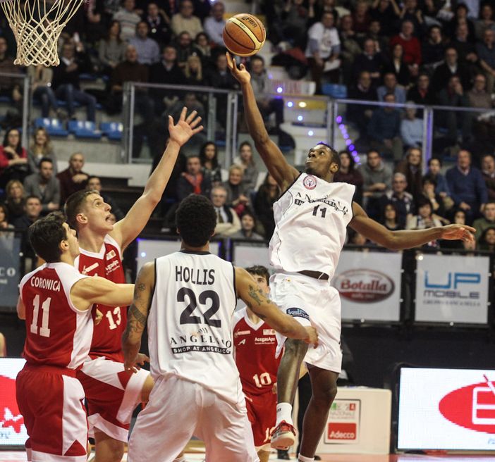 Basket - Migliore in campo uno strepitoso Hollis FOTOGALLERY