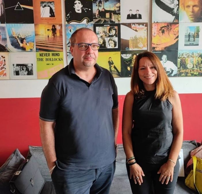 Dall'incontro della voce di Valeria Rossi e della poesia di Luca Stecchi nasce "Una piccola scia"