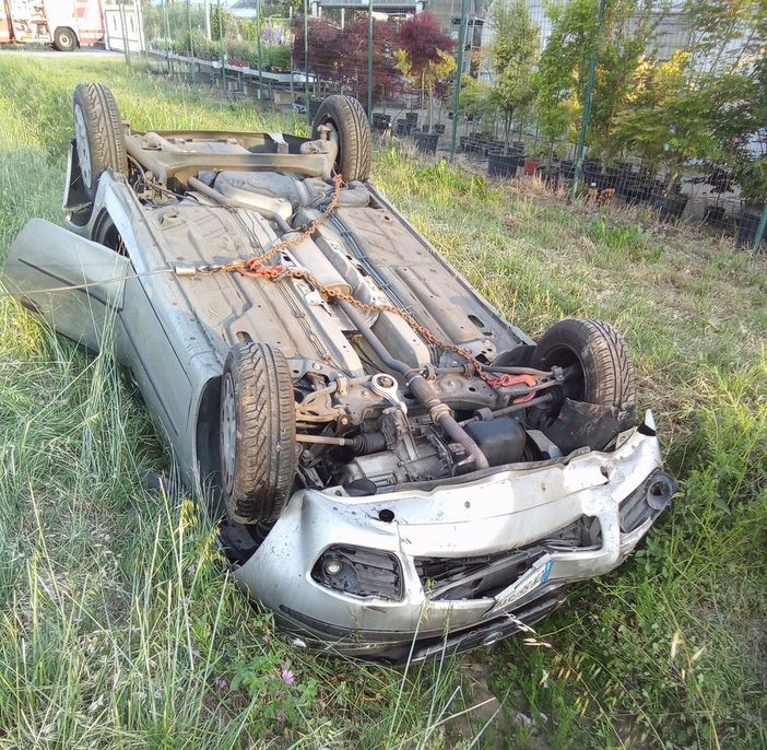 Incidente a Cavaglià tra camion e auto Incidente a Cavaglià tra camion e auto