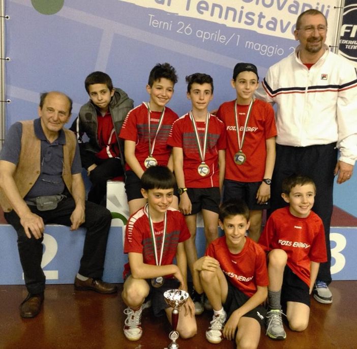 Il gruppo di atleti con il tecnico Adrian Panaite e il presidente Cesare Erba a Terni Il gruppo di atleti con il tecnico Adrian Panaite e il presidente Cesare Erba a Terni