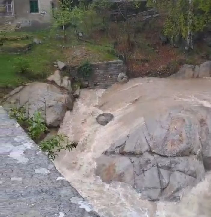 Il maltempo non risparmia la Valle Cervo, frane e smottamenti VIDEO Il maltempo non risparmia la Valle Cervo, frane e smottamenti VIDEO