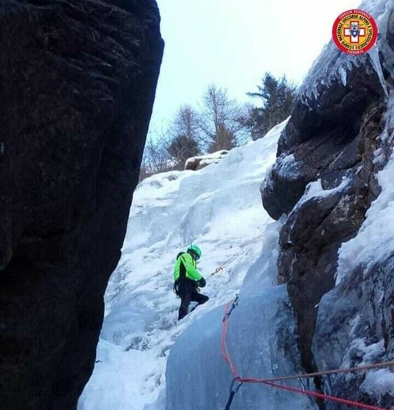 Ceresole Reale: Scalatrice resta bloccata sulla sulla cascata di ghiaccio Bellagarda, portata in salvo dal Soccorso Alpino