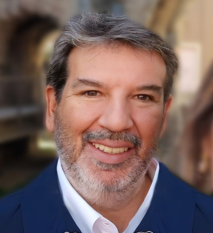 Lutto nel mondo della scuola per il professor Filippo Salvatore Castello mancato all'età di 53 anni