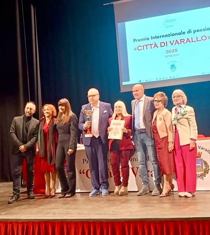 XIII edizione del Premio di Poesia “Città di Varallo” 2025, il poeta biellese Stecchi in giuria. Chi sono i premiati