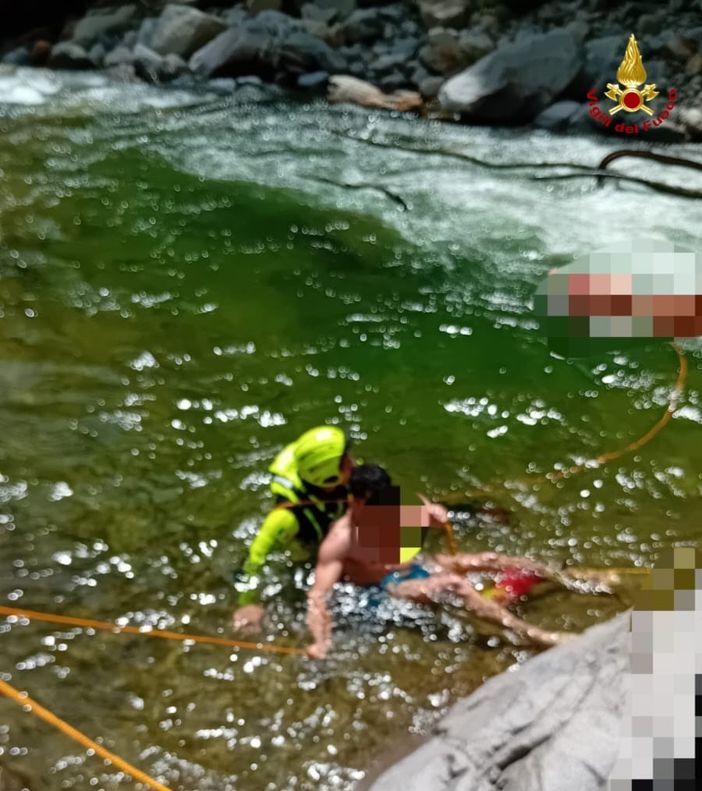 Fa il bagno nel Cervo ma non riesce più a tornare a riva, portato in salvo dai Vigili del Fuoco