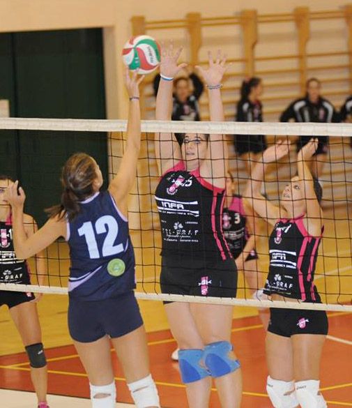 Un muro di Marta Casazza, centrale della Infa SprintVirtus (Foto Giacomo Bielli) Un muro di Marta Casazza, centrale della Infa SprintVirtus (Foto Giacomo Bielli)