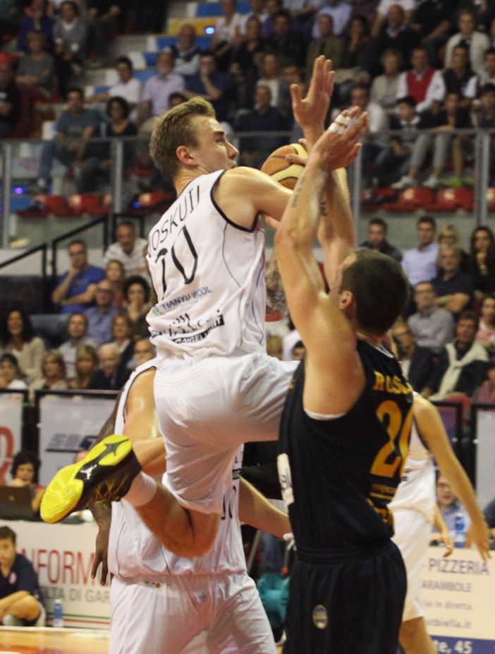 Basket - A Jesi sarà sfida tra i bomber Voskuil e Miller Basket - A Jesi sarà sfida tra i bomber Voskuil e Miller