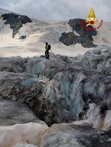 Esercitazione al Plateau Rosa degli elisoccorritori dei Vigili del Fuoco di Piemonte e Valle d'Aosta - cc Esercitazione al Plateau Rosa degli elisoccorritori dei Vigili del Fuoco di Piemonte e Valle d'Aosta - cc