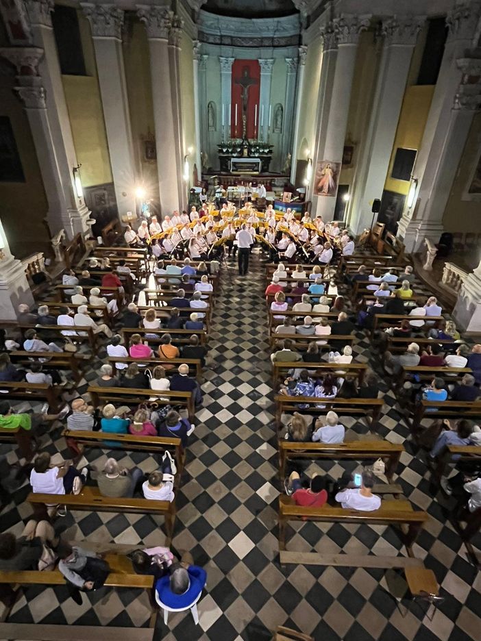 Folto pubblico a Coggiola per il Concerto sotto le Stelle (foto di Ermanno Orsi) Folto pubblico a Coggiola per il Concerto sotto le Stelle (foto di Ermanno Orsi)