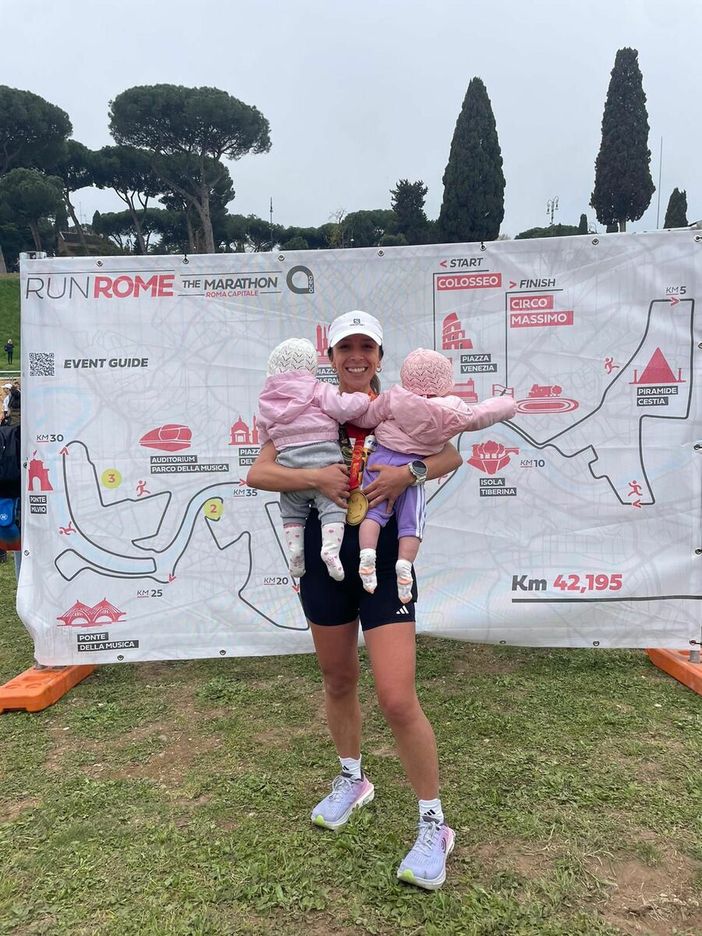 A sette mesi dal parto torna in gara: Martina Baronio conclude la Maratona di Roma A sette mesi dal parto torna in gara: Martina Baronio conclude la Maratona di Roma