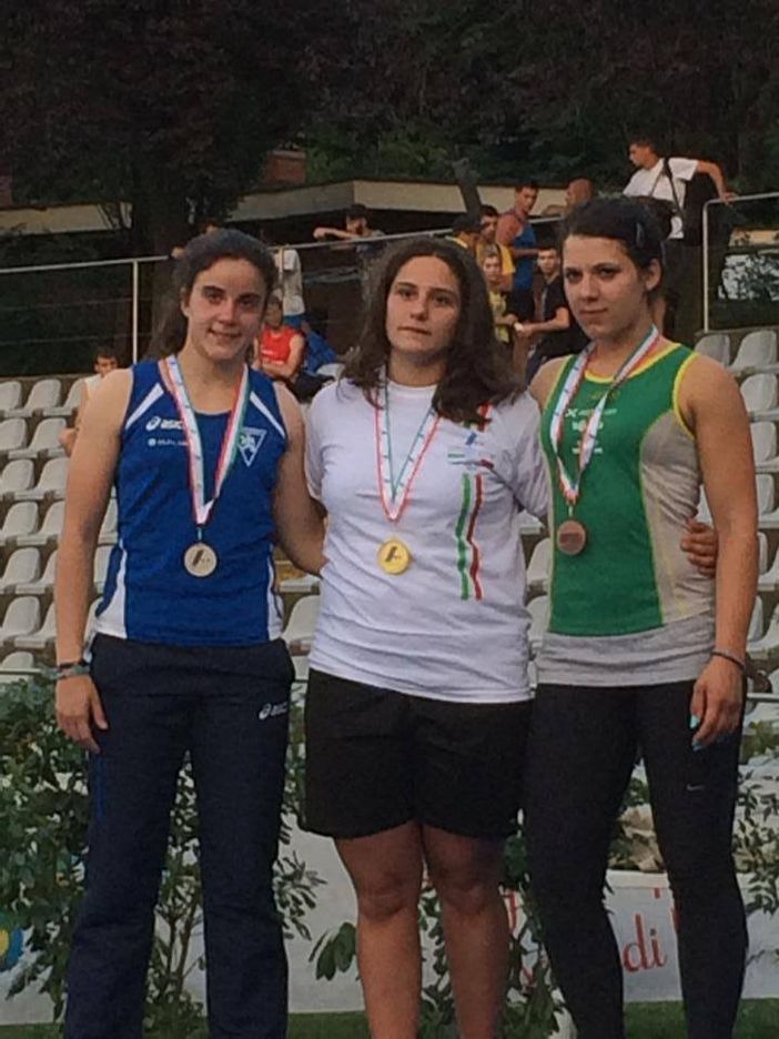 Il podio della gara Juniores del Peso femminile (Foto Fidal)