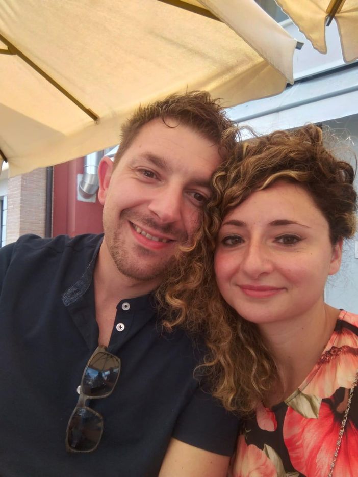 San Valentino: "Tanti auguri al mio amore con tutto il mio cuore"