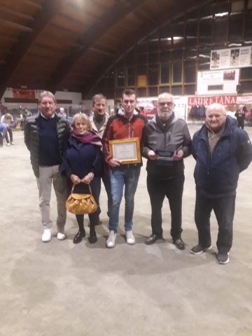 Pivotto e Graziano con  i familiari di Rino Lanza, Claudio Boschetto e  Paolo Carrera - Foto Federbocce