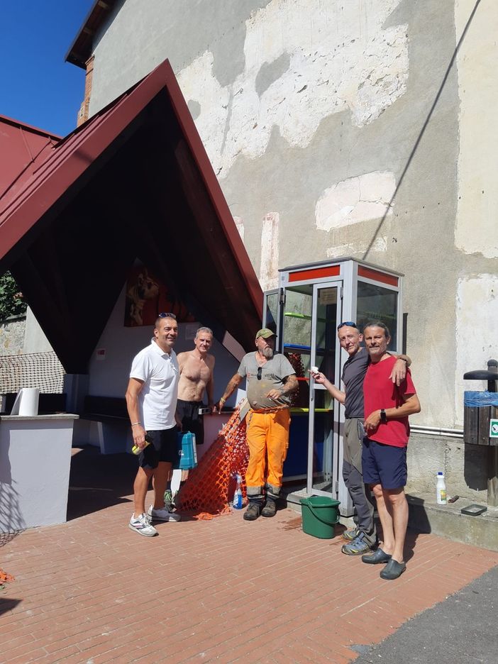 A Torrazzo installata la Bibliocabina - Foto Lugi Graziano