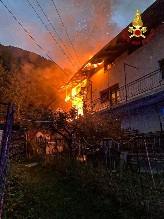 vigili fuoco vigili fuoco