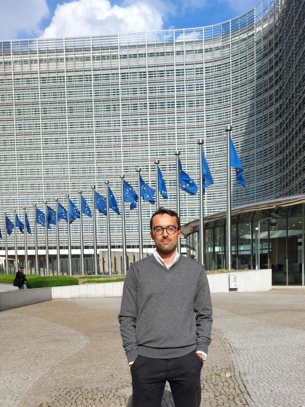 Nassim, dalla School of Oriental and African Studies (SOAS) dell’University of London al mondo