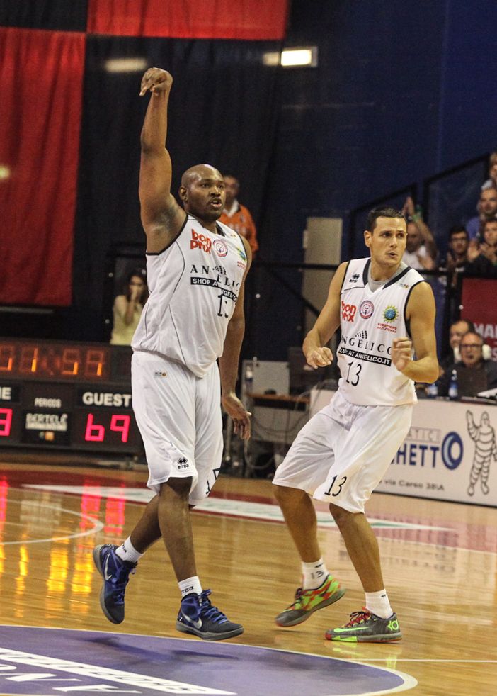 Basket - Dopo i primi venti minuti Angelico avanti di 8 lunghezze
