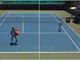 In campo fa caldo, lui vince il set e va a farsi una doccia