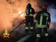 Auto a fuoco sull'A4, attimi di paura vicino a Balocco