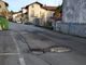 Vaglio di Biella: tornano le buche in Strada Cantone Ostocco, la segnalazione di un lettore