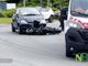 Scontro auto-moto a Vigliano, traffico e code alla rotonda del cimitero (foto di Mattia Baù per newsbiella.it)