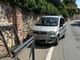 Auto finisce contro parapedone, incidente a Sandigliano