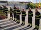 Vigili del fuoco osservano un minuto di silenzio per il collega deceduto in servizio