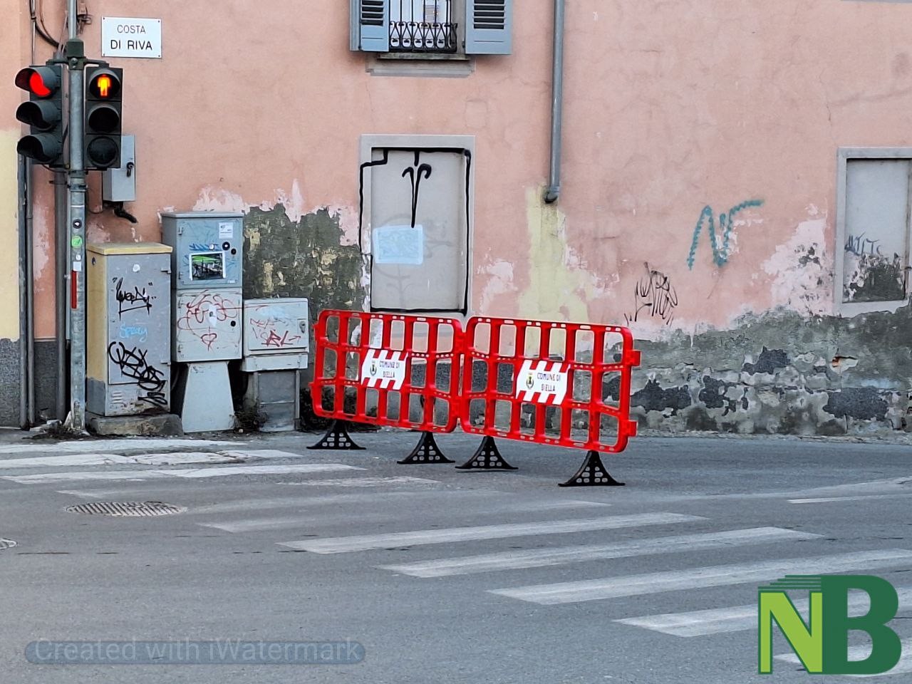 Biella, via Costa di Riva chiusa al traffico per ghiaccio sulla strada