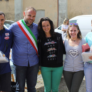 I vincitori con il sindaco di Muzzano e i rappresentanti della Pro Loco